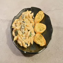 مكرونة دجاج الفريدو